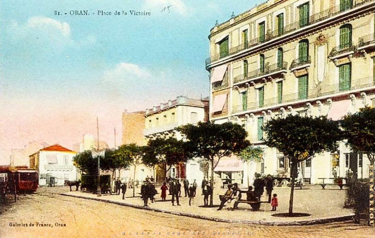 RA g- 013- Place des Victoires.jpg